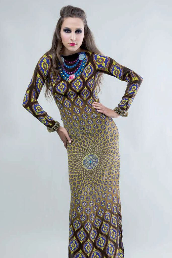 NFT : 2010 Unique Persian Carpet Textile NFT From Ibn Battuta Collection 2 Model wearing Persian carpet print kaftan with pearl neckline embroidery from Ibn Battuta NFT textile collection.